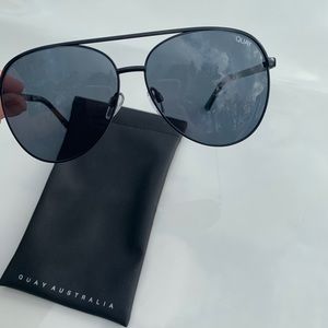 Quay Vivienne Sunglasses